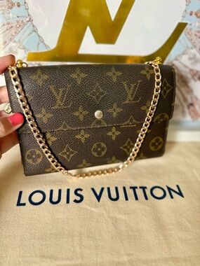 Louis Vuitton Vintage Monogram Large Wallet on Chain